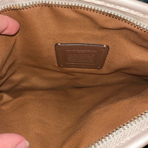 Coach crossbody purse - Picture 2 of 4